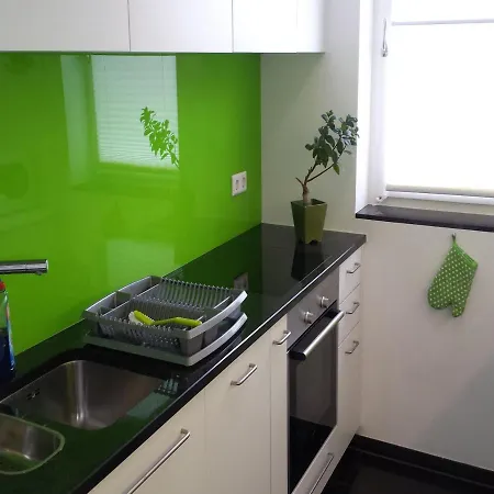 Ferienwohnung Familie Lindner * لينداو
